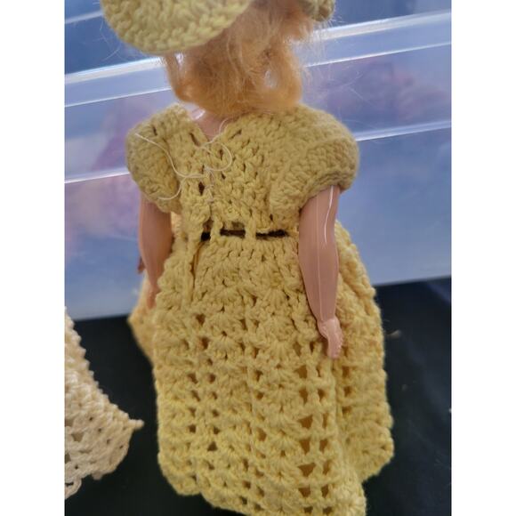 Vintage Peggy Ann Dolls W/ Crochet Dresses, Hats and Flower baskets - Picture 8 of 12